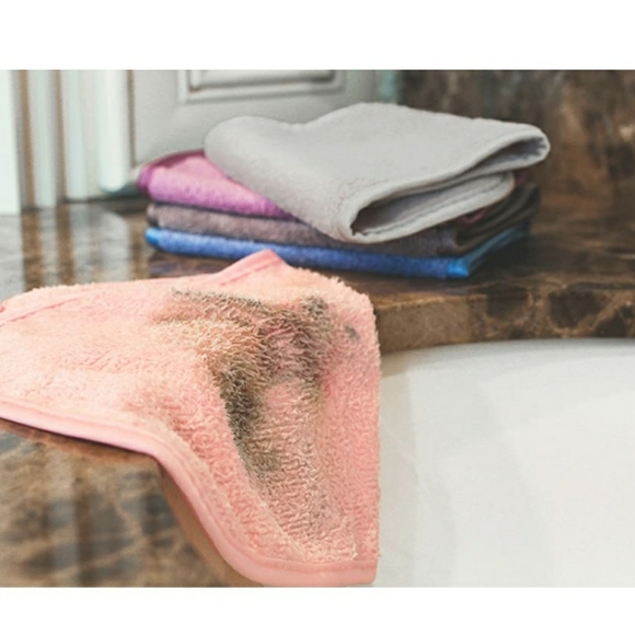 Remove makeup with JUST WARM WATER! - Picture 13 of 14